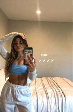 Sophia Birlem Mirror Pics, Sophia Birlem Outfits, Sophia Birlem, Self Portrait Poses, Swag Girl Style, Outfits With Converse, Best Photo Poses, Looks Street Style, Foto Ideas Instagram