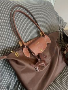 Long Champ Bag Aesthetic, London Abroad, Brown Longchamp, Longchamp Aesthetic, Leather Longchamp, Longchamp Style, Long Champ Bag, Longchamp Medium, Long Champ