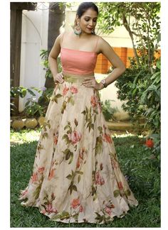 Printed Skirt Top Indian Outfit, Floral Skirt And Top Indian, Floral Print Skirt With Crop Top, Floral Skirt And Crop Top, Full Skirt And Top Indian Style, Floral Lehangas, Long Skirt And Top Party, Printed Lehenga Floral, Skirt From Saree