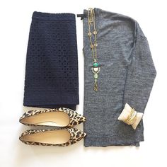 Chic Work Outfit, Stella Dot Style, Navy Coat, White Coat, Fashion Business Casual, Professional Attire, Mom Outfits