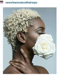 So beautiful . Her coils and hair color  are maximizing the cut. Fabulous! Blonde Afro, Curly Fro, Short Grey Hair, Natural Hair Community, Natural Styles