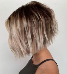 Bob Lung, Bob Balayage, Short Bob Cut, Trendy Bob Hairstyles, Best Bob Haircuts, Classic Hair, Layered Bob Short, Short Hairdos, Trendy Short Haircuts