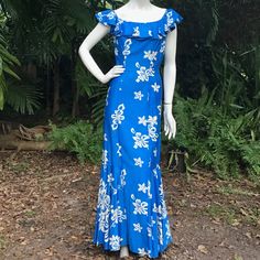 Vintage Hawaiian Maxi Dress Waltham Clarkes Size 2 Hawaiian Dresses, Hawaiian Maxi Dress, Hawaiian Pattern, Cotton Maxi Dress, Vintage Hawaii, Patterned Dress, Vintage Hawaiian, Cotton Maxi, Maxi Dress Cotton