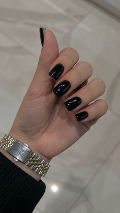 Black Small Nails Ideas, Super Short Black Nails, Black Natural Nails, Black Nail Inspo Short, Square Black Nails, Black Short Nails, Short Black Nails