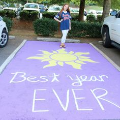 Hi everyone! Today I wanted to share with you how to paint a parking spot. My high school let seniors paint their parking spot this... Parking Spot Ideas, Senior Year Things, Senior Year Fun, Painted Trays, Crafts For Seniors, Disney Shanghai