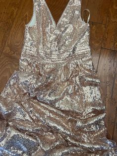 Kate Kasin Rose gold dress. Size 8 .  New, never used. Fits mire like a size 6. Gold V-neck Sequin Dress For Formal Occasions, Formal Gold Mini Dress With Sequins, Gold Sleeveless Mini Dress, Gold Dressy Dress For Holidays, Gold Sleeveless Dressy Mini Dress, Gold V-neck Mini Dress For Prom, Gold Mini Dress For Prom Holiday, Gold Mini Dress For Prom And Holiday, Gold Mini Dress For Prom