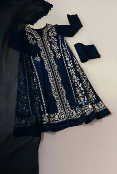 Dresses Midnight Blue, Embroidery Designs For Kurtis, Agha Noor, Pakistani Formal Dresses, Colour Combinations Fashion, Beautiful Pakistani Dresses, Simple Pakistani Dresses