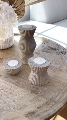 Concrete Tea Light Holders Diy, Concrete Candle Holders Diy, Concrete Candle Holders, Cement Diy, Concrete Diy Projects, Concrete Candle, Dekor Diy