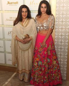 Amrita Singh, Teen Girl Dresses, Desi Clothes, Indian Lehenga, Sara Ali Khan, Ali Khan, Indian Wedding Outfits, Desi Fashion, India Fashion