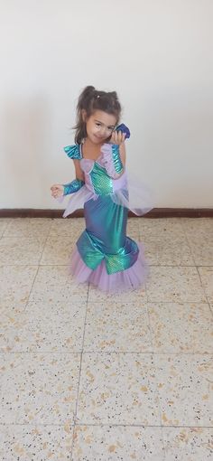 - Gorgeous mermaid dress, gloves are included in our costume made of special mermaid fabric.. If you are looking for a cool and stylish mermaid costume, this dress is for you. - This dress is handmade and we use high quality material and fabric for each dress. - Your little princesses will dazzle with this dress. - Perfect for birthdays, photo shoots or parties. - We produce children's dresses for any occasion, whether it's a birthday party, wedding bridesmaids, colorful, floral, tutu, satin or Toddler Girl Mermaid Costume, Kids Mermaid Dress, Mermaid Toddler Costume, Toddler Girl Costume Ideas, Toddler Ariel Costume, Ariel Costume Kids, Princess Halloween Costume Kids, Mermaid Costume Girl, Kids Mermaid Costume