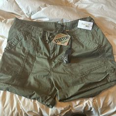 Short Green Cargo Shorts Nwt. 31w Or Size 12 Green Cargo Shorts, Green Cargo, Green Shorts, Short Shorts, Short Girls, My Vibe, Cargo Shorts, Wish List, Size 12