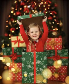 Toddler Christmas Photoshoot, Birthday Party Makeup, Photography Model Poses, Santa Claus Diy, Diy Christmas Photoshoot, Diy Christmas Pictures