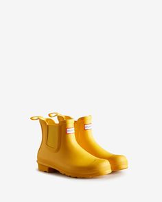 Hunter Women's Original Chelsea Boots Yellow WFS2078RMA. Casual Yellow Rain Boots For Outdoor, Yellow Leather Waterproof Boots, Hunter Chelsea Boots, Hunter Boots Yellow, Yellow Rain Boots, Rain Boots Women, Stylish Logo, Women Hunters, Thick Socks