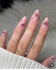 Simple Cute Christmas Nails, Cute Nails Almond, Korea Nails, Coquette Nail, Christmas Nails Ideas, Festive Nails, Bow Nail Art