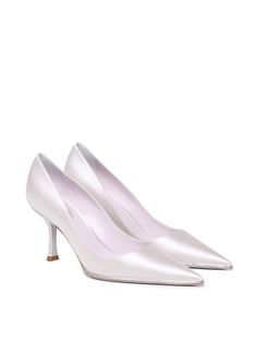 -Satin décolleté -Tapered tip -Heel: 5 cm -Made in Italy -Colour: Bridal white Jeweled Shoes, Chloe Purses, Rene Caovilla, Satin Pumps, Gorgeous Bags, Italian Luxury, Sneaker Wedge, Manolo Blahnik, Luxury Shoes