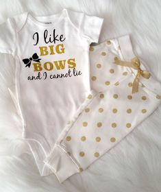 I Like Big Bows & I Can Not Lie Infant Gold Glitter Onesie Making Bows, Infant Clothes, Emerald Rings, Baby Girl Boy, Girl Onesies, Trendy Baby, Girl Shower, Big Bows