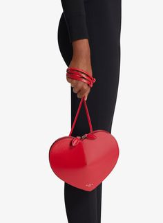 Le Cœur bag in calfskin Thrift Flip Ideas, Alaia Bag, Heart Shaped Bag, Leather Tote Purse, Handbag Pattern, Simple Leather, Heart Bag, City Bag, Leather Gifts