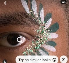 Face Painting Cochella, Easy Festival Face Paint, Glitter Face Art, Green Face Paint Ideas, Spirit Day Makeup, Game Day Makeup Football, Homecoming Face Paint, Cheer Makeup Looks, School Spirit Makeup