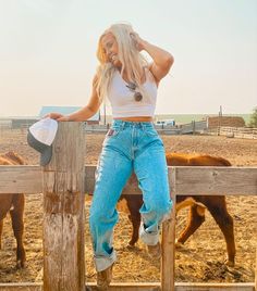 Summer Western Outfits Women, Punchy Outfits Summer, Western Summer Outfits Women, Cowgirl Style Outfits Summer, Southern Summer Outfits, Western Outfits Summer, Summer Country Outfits, Rodeo Outfits For Women Summer, Summer Rodeo Outfits