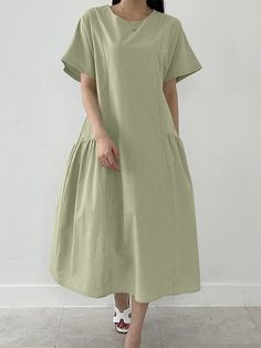 Leisure Solid Ruched Short Sleeve Round Neck Maxi Dress Casual Solid Color Cotton Midi Dress, Casual Cotton Midi Dress Solid Color, Casual Cotton Midi Dress In Solid Color, Casual Non-stretch Midi Dress With Pockets, Casual Plain Spring Dress, Spring Solid Color Relaxed Fit Midi Dress, Casual Pleated Relaxed Fit Midi Dress, Casual Pleated Midi Dress With Relaxed Fit, Solid Color Relaxed Fit Midi Dress For Spring