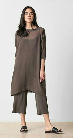 Fashion Over 50 Women, Eileen Fisher Style, Clothes For Women Over 50, Casual Chic Style, Casual Summer Outfits, Minimalist Fashion