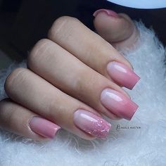 Trendy Nails Designs, Abstract Nail Art Designs, Designs Nails Art, Nail Art Designs 2023, Blush Pink Nails, Mickey Nails, Abstract Nail, Glitter Accent Nails, Nails Art Designs