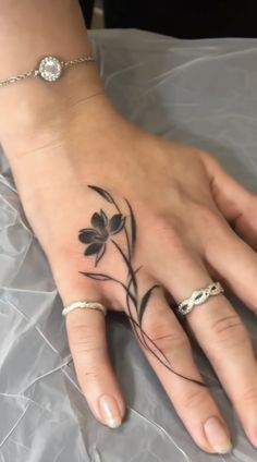 #BEAUTY, #RELATIONSHIPS #Fashion #Animals #Outfits #Winter Outfits #Animals Tattoo Designs With Meaning, Designs With Meaning, Tato Henna, Finger Tattoo For Women, Hand And Finger Tattoos, Ring Finger Tattoos, Tattoos For Women Flowers, Tasteful Tattoos, Hand Tattoos For Women