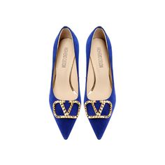 Looking for a pair of show-stopping pumps? Look no further than these royal blue beauties! Made from lush suede. they boast a pointed toe and gold metal details. They're perfect for adding a touch of glamour to any outfit. Whether you're hitting the town or attending a black-tie event. these pumps will have you looking and feeling like a million bucks. So go ahead and treat yourself â€?you deserve it! Upper: Suede Lining: Leather Outsole: TPR Toe: Pointed Toe Closure: Slip on Heel: 8.5cm/3.3'' C Luxury Gold Suede Heels, Gold Suede Pointed Toe Heels, Chic Royal Blue Pointed Toe Heels, Gold Suede High Heels, Gold Suede Heels For Party, Royal Blue Pointed Toe Heels For Evening, Royal Blue Pumps, Blue Pumps, Black Tie Event