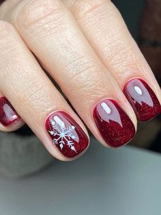 Red And Silver Nails, December Nails, Christmas Nails Easy, Snowflake Nails, Red Nail, Shellac Nails, Festival Nails