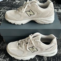 New In Box. Never Worn. Moonbeam/Sea Salt Beige/Black Unisex Women’s 9 / Men’s 7.5 New Balance Cream Black, New Balance 530 Outfit, New Balance Cream, Basket New Balance, Classy Sneakers, Pretty Sneakers, New Balance Outfit, Shoes New Balance, Trendy Shoes Sneakers