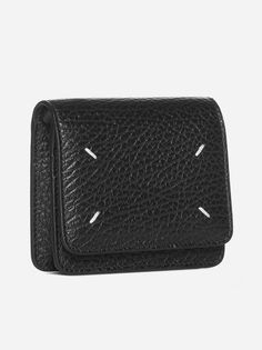 100% leather Designer Compact Leather Coin Purse, Designer Leather Wallet On Chain, Luxury Leather Wallet On Chain With Removable Pouch, Luxury Coin Purse With Coin Pocket, Luxury Bifold Coin Purse With Coin Pocket, Designer Coin Purse With Removable Pouch For Formal Events, Compact Leather Bags For Formal Occasions, Compact Leather Wallets For Formal Occasions, Compact Leather Wallet For Formal Occasions