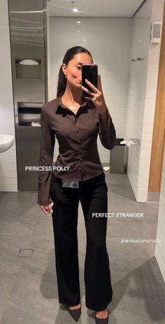 Rich Outfits Classy Work, Office Outfits Women Corporate, Tailor Trousers Outfit, Tailored Pants Aesthetic, Kim K Business Outfits, Business Professional Blouses, Office Receptionist Outfit, Modest Business Casual Outfits, Upscale Business Casual Women