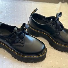 Great Shoes. Never Worn. There Is A Slight Imperfection On The On The Shoe Where You Put Your Foot Into And On The Tongue Of The Shoe As Well. Dr Martens Holly, Shoes Dr Martens, Dr Martens Black, The Tongue, Dr Martens Shoes, Martens Shoes, Doc Martens, Dr. Martens, Leather Women