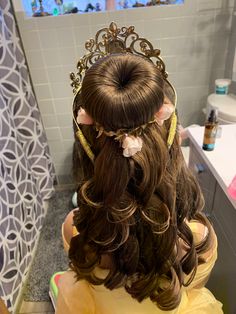 Beauty And The Beast Hairstyle Quince, Bell Princess Hairstyle, Bell Beauty And The Beast Hairstyle, Beauty And The Beast Wedding Party Attire, Birthday Party Beauty And The Beast, Beauty And The Beast Cincoañera, Bell Themed Quince, Princess Belle Hairstyle For Kids, Girls Princess Hair