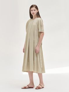 This is a trendy and feminine dress by NILBY P that is made out of high quality and sturdy material. With distinctive mood of the design and comfortable wear, you can style it for your casual daily outfit.- Light weight without lining- Adjustable strap on the waist- Feminine and modern mood Summer Dresses With Pleated Sleeves In Relaxed Fit, Pleated Relaxed Fit Dress For Spring, Summer Dresses With Pleated Sleeves And Relaxed Fit, Casual Summer Midi Dress With Pleated Sleeves, Spring Pleated Relaxed Fit Midi Dress, Pleated Sleeves Midi Dress For Summer Daywear, Pleated Knee-length Midi Dress With Relaxed Fit, Pleated Relaxed Fit Midi Dress, Summer Midi Dress With Pleated Sleeves For Daywear