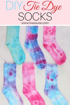 tie - dyed socks with the words diy tie dye socks