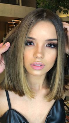 One Length Lob Straight, Classic Shoulder Length Hair, All One Length Hair Medium, Straight Cut Bob Shoulder Length, Straight Lobs Shoulder Length, Past Shoulder Length Hair Straight, Sholder Length Girl Haircut With Layers, Shoulder Length Hair Cuts With Layers Straight, Shoulder Lenght Haircut Girl