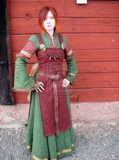 Viking woman - a different take on the outfit, apron dress has slits up to hip and the arm cuffs are a different approach also by Orgumodelleri.biz Viking Costumes, Goth Inspiration, Viking Apron Dress, Viking Costume