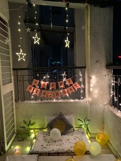 Birthday Decoration Easy Birthday Decor Ideas At Home, Birthday Balcony Decorations, Normal Birthday Decoration At Home, Simple Bdy Decoration, Birthday Decoration Ideas Diy At Home, Easy Bday Decoration Ideas, Simple Home Decoration For Birthday, Cozy Birthday Decor At Home, Easy And Simple Birthday Decoration