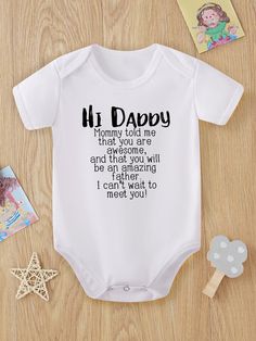 Baby Boy Ideas, Baby Announcement To Husband, Baby Clothes Country, Fun Baby Announcement, Papa Baby, Cute Pregnancy Announcement, Funny Baby Clothes, Baby Planning