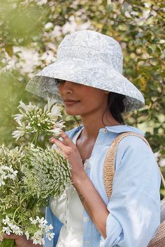 Handmade from lightweight and breathable cotton, this printed crusher hat is perfect for a day at the beach or in the garden. Packable construction pairs with UPF 50 sun protection and an inner drawstring to assure a comfortable fit. | Botanical Cotton Crusher Hat at Terrain