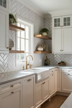 35 Stunning Kitchen Backsplash Ideas for White Cabinets You’ll Love - The Ivy Kitchen Blog Kitchen Backsplash Ideas Herringbone, White Kitchen Tiles Backsplash, Cute Backsplash Kitchen, White Shaker Kitchen Cabinets Backsplash, White Cabinet Backsplash Ideas, Kitchen Backsplash Ideas White Cabinets, Herringbone Backsplash Kitchen