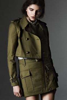 Safari Look, Military Inspired Fashion, Grunge Looks, Army Look, Military Chic, Military Looks, Fall 2015 Style, Pre Fall Collection, Suit Style