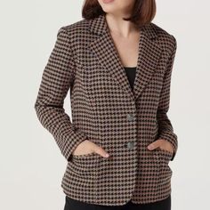 Nwot . Size 20w- See Measurement Pics . Houndstooth . Notch Collar Lapel . Faux Suede On Underside Of Collar . Long Sleeves . Welt Pockets . Center Back Seam . Back Hem Vent ( Never Been Opened ) . Front Princess Seams . Business . Career . Casual Bundle More Then Two Items To Save On Shipping Brown Houndstooth Blazer For Fall, Houndstooth Tweed Jacket With Lapel Collar For Work, Black Wool Blazer With Houndstooth Pattern, Workwear Tweed Jacket With Houndstooth Pattern And Lapel Collar, Fall Business Casual Blazer With Houndstooth Pattern, Fall Business Casual Blazer In Houndstooth Pattern, Houndstooth Long Sleeve Blazer For Work, Houndstooth Pattern Long Sleeve Blazer For Work, Fall Business Casual Houndstooth Blazer