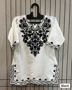 Kurti Designs Latest With Jeans, Latest Tops Designs For Jeans, Short Kurti Designs Latest, Short Kurti Design, Kashmiri Kurti, Short Kurtis For Jeans, Tops Designs For Jeans, Short Kurti Designs, Short Kurtis