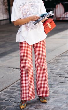 Check Trousers Women, Gingham Suit Women, Red Gingham Pants, Gingham Trousers Outfits, Spring Women Outfits, Women Outfits Ideas, Gingham Trousers, Planning Outfits, Fashion Trousers