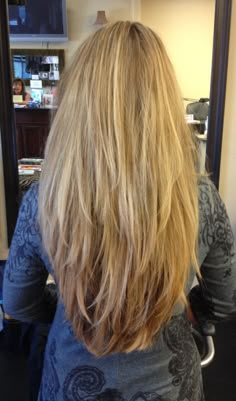 Fun Layers For Long Hair, V Shape Haircut, Long Hair V Cut, V Cut Hairstyle, Shape Haircut, Cabelo Pin Up, V Shaped Haircut, V Shape Hair, Layered Thick Hair