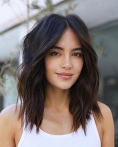 Best Hair Cuts For Thinner Hair, Choppy Lob Haircuts With Layers, Collar Bone Haircuts, Edgy Layered Hair Medium, Thick Straight Hairstyles, C Cut Hairstyle, Haircuts For Large Foreheads, 40s Hair, Medium Brunette Hair