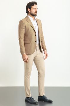 Collection : 2024/2025 spring/summer🔆Product : Oliver Slim Fit Beige Plaid BlazerColor: BeigeAvailable Size : 46-48-50-52-54-56Material Content: %55 Cotton, %45 Polyester Checkered Blazer, Checkered Jacket, Beige Plaid, Suits Clothing, Men's Jackets, Crisp White Shirt, Blazer Vest, Business Suit