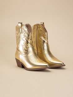 Be the brightest star in the night sky with these Shine Bright City Girl Western Booties! Rock a tapered toe, block heel, and a zipper closure for a stylish look that's sure to stand out in the crowd. Put your best foot forward and let her shine! Color: Gold, Ivory, or Silver Material: Synthetic Includes: x1 Pair of Booties Sizes: 5.5, 6, 6.5, 7, 7.5, 8, 8.5, 9, 10 Shoes For Concert, Concert Boots, Brown Pencil Skirt, Cowboy Ankle Boots, Western Ankle Boots, China Style, Zipper Heels, Western Look, Western Booties